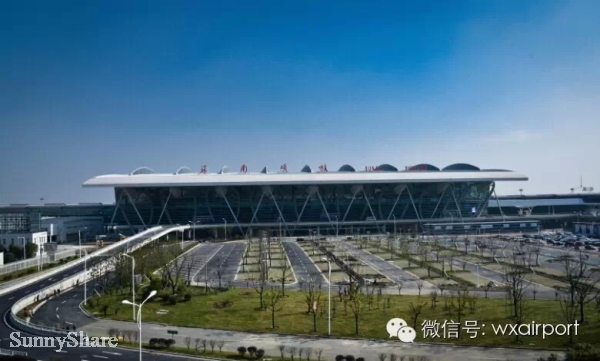 苏南机场二期航站楼启用 新设36个值机柜台