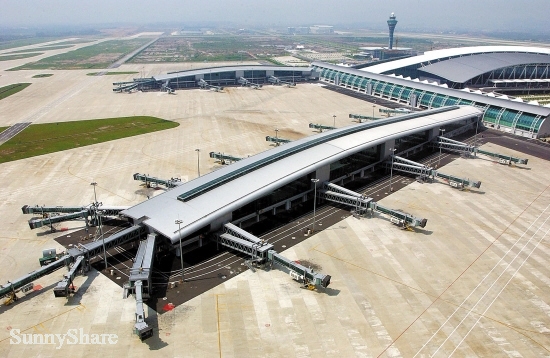 白云机场打造世界级航空枢纽 撬动千亿商机