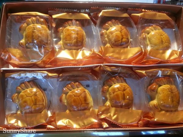 大闸蟹样的月饼.jpg
